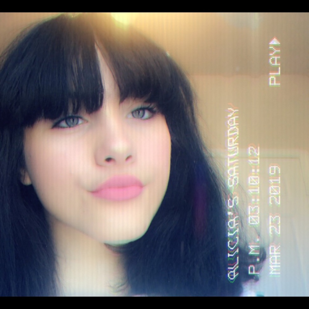 Meet your Posher, Alicia